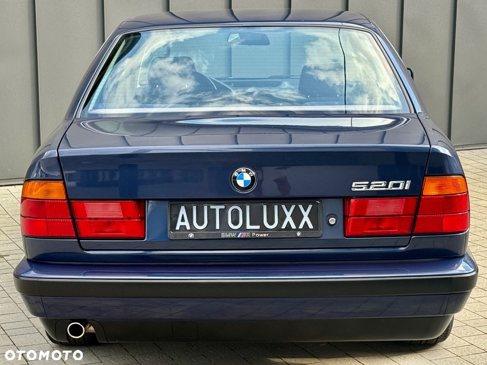 BMW Seria 5 520i - 34