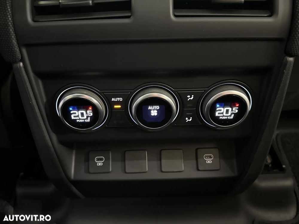 Land Rover Defender - 22
