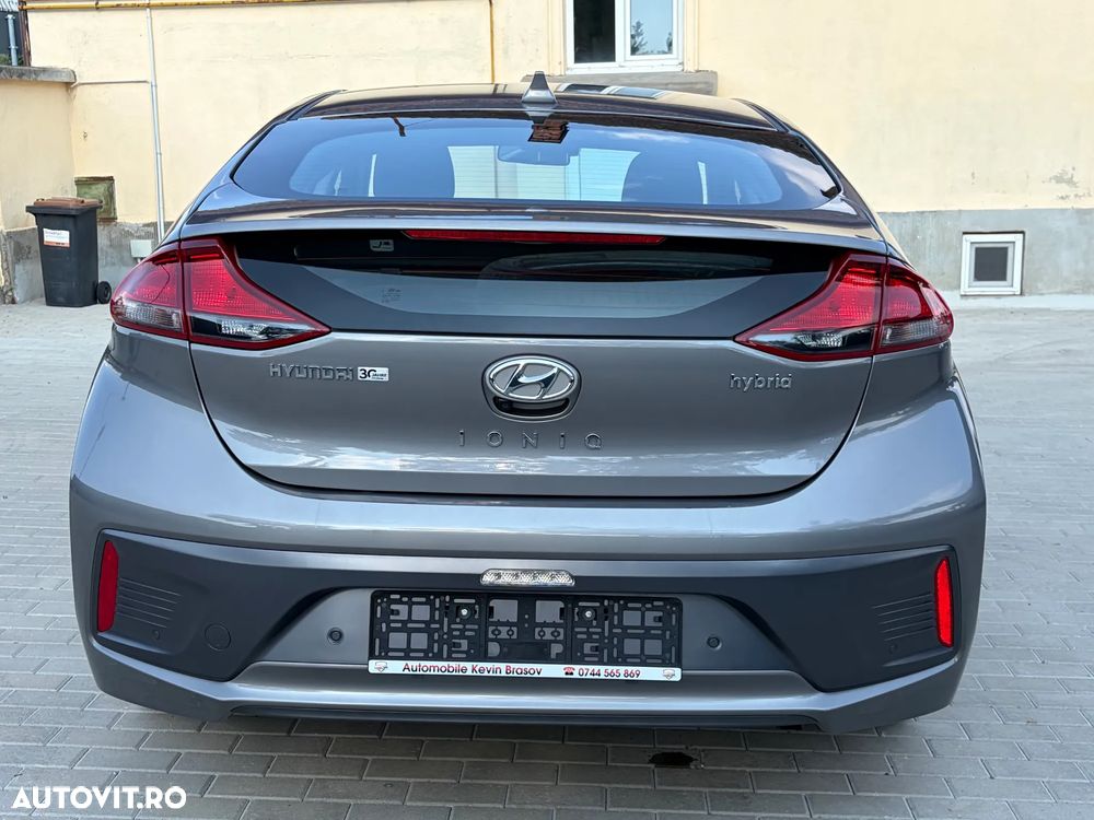 Hyundai IONIQ - 17