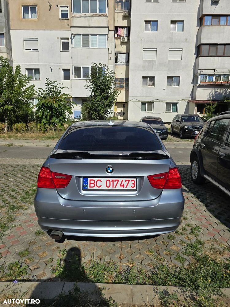 BMW Seria 3 320i - 4