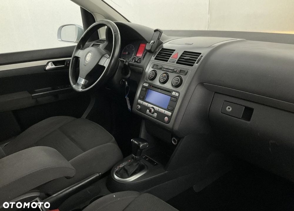 Volkswagen Touran 2.0 TDI Highline DSG - 9