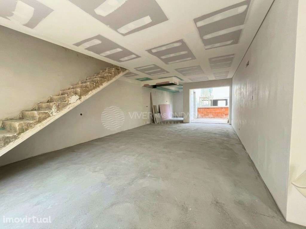 Moradia T3 com Excelentes Áreas junto à Baía do Seixal, Amora - Grande imagem: 2/22
