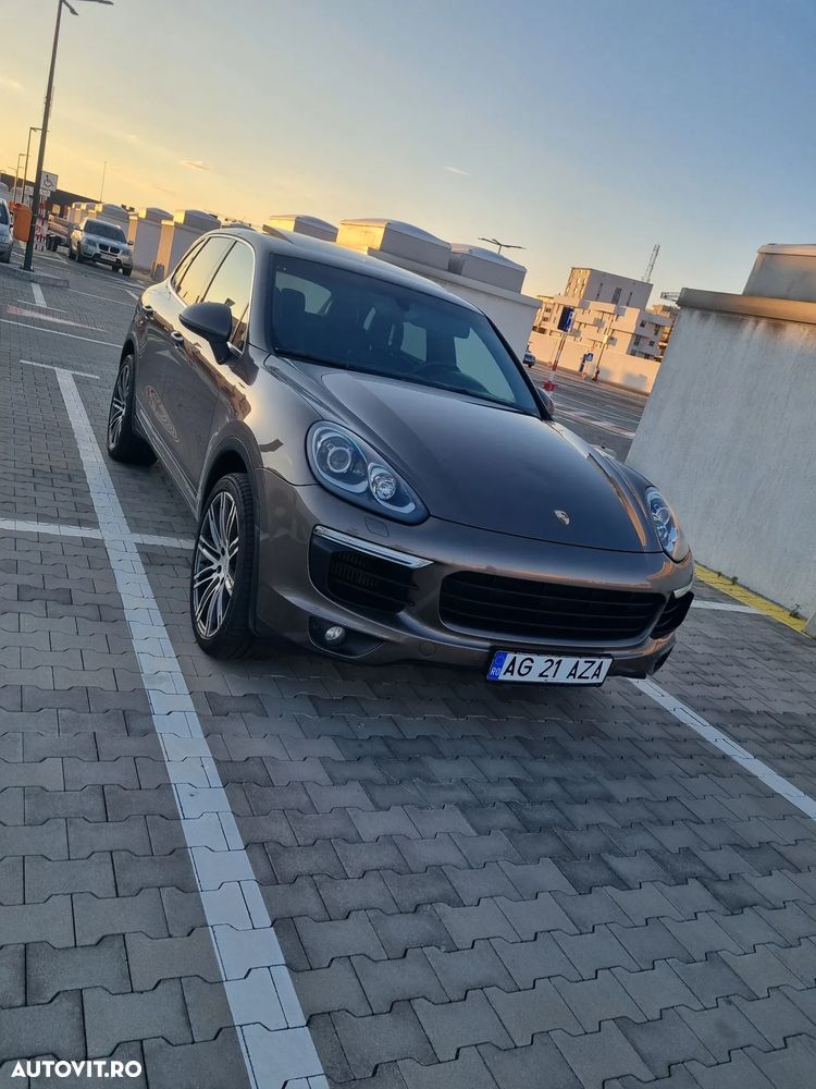 Porsche Cayenne 3.0 L - 8
