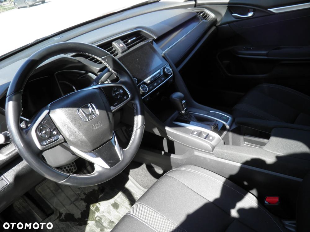 Honda Civic 1.5 T Elegance CVT - 11