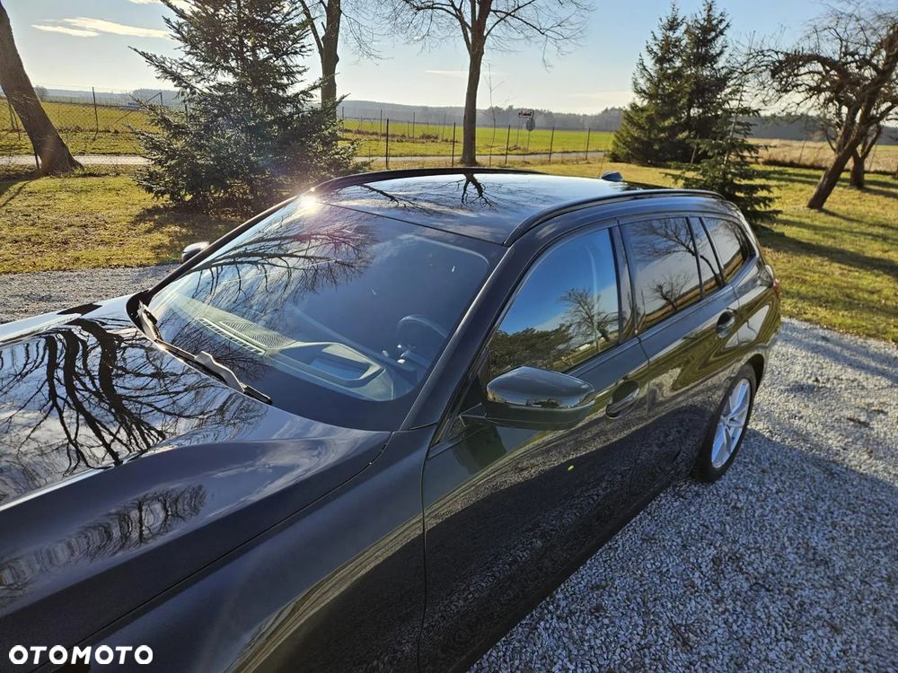 BMW Seria 3 318d Sport Line Shadow - 20