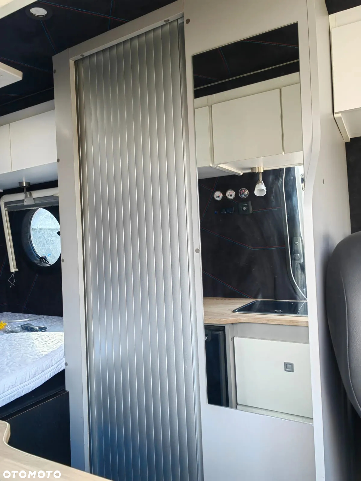 Mercedes-Benz Sprinter Campervan 4 os. Klima Postojowa VIP Napęd przedni - 24