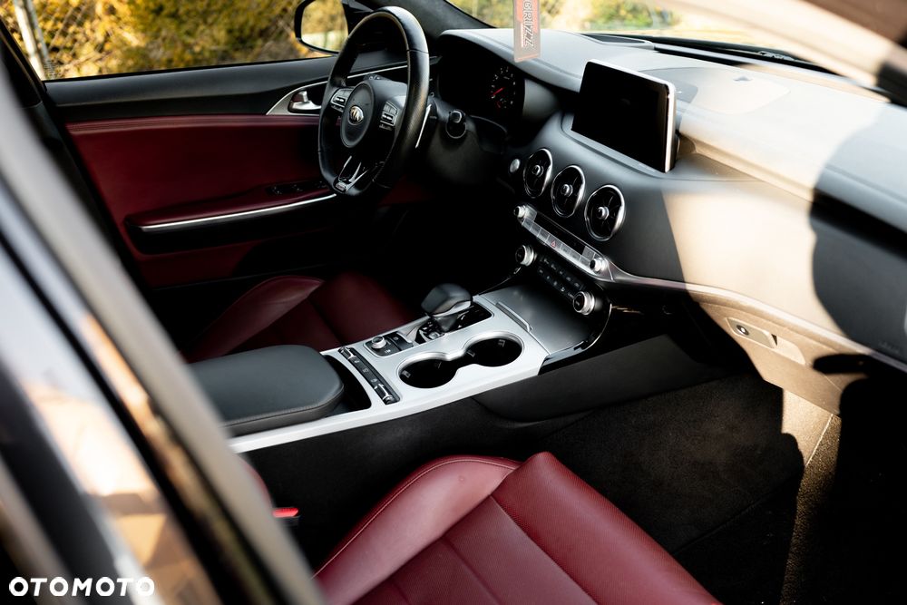 Kia Stinger 3.3 T-GDI V6 GT AWD - 32