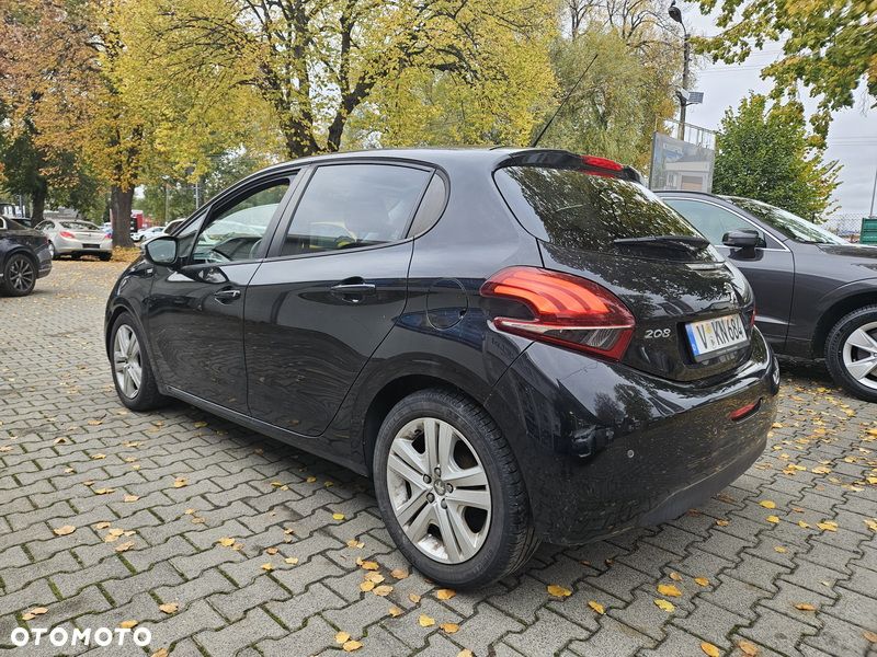 Peugeot 208 - 12