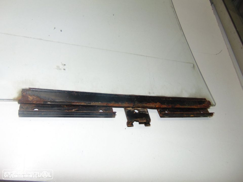 Peugeot 504 - vidros das portas de trás - 4