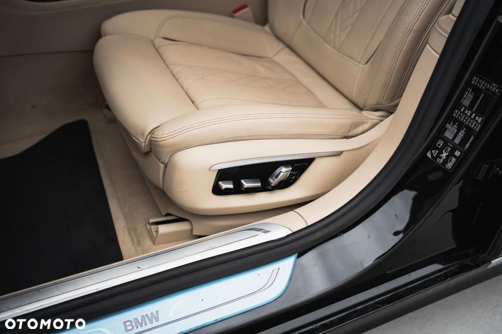 BMW Seria 7 - 31