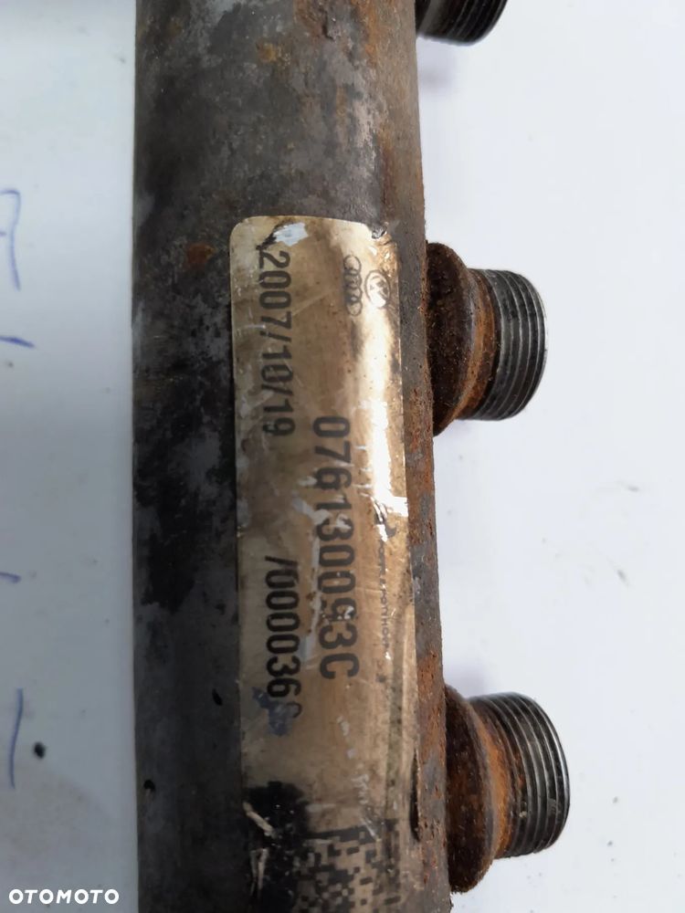 Listwa wtryskowa VW Crafter 2.5 TDI 076130093C - 2