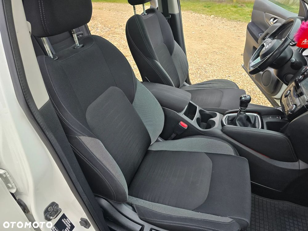 Nissan Qashqai 1.6 DCi 4x4 N-Connecta - 22