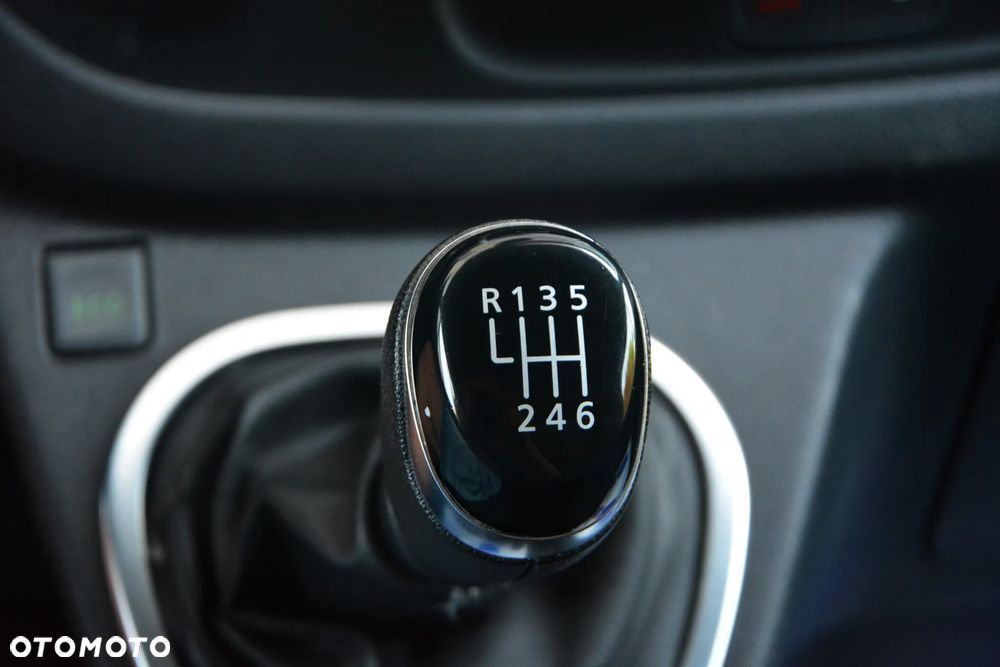 Nissan NV300 - 18