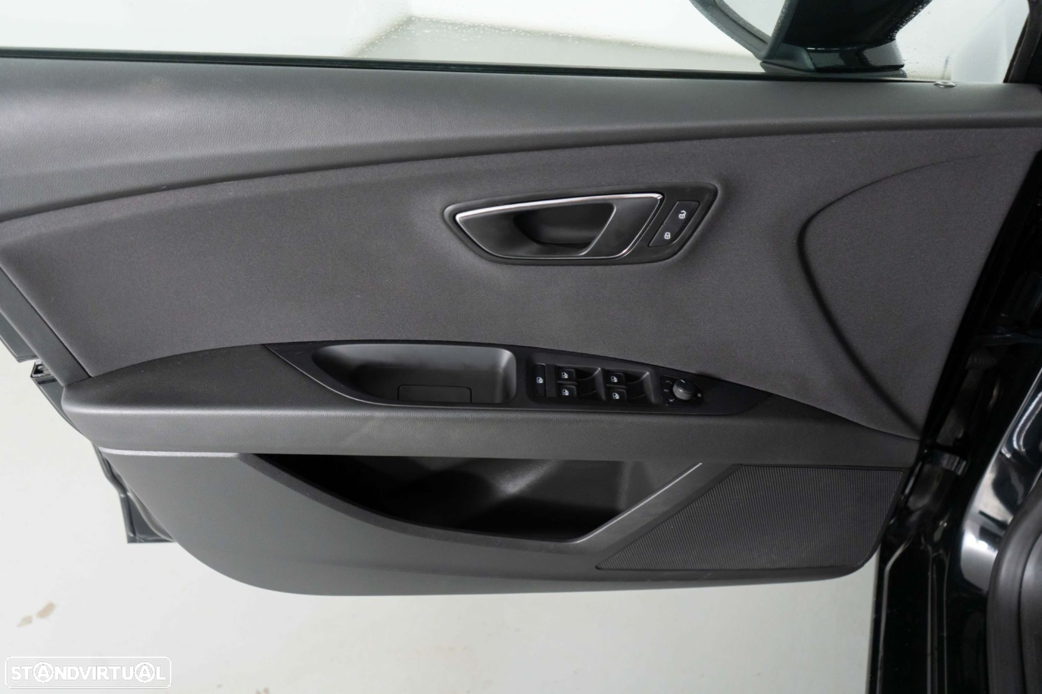 SEAT Leon ST 1.6 TDI Reference Ecomotive - 18
