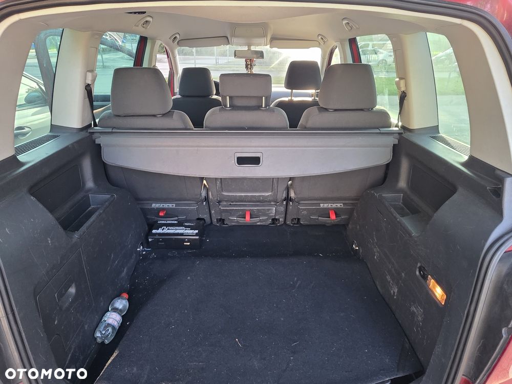 Volkswagen Touran - 6