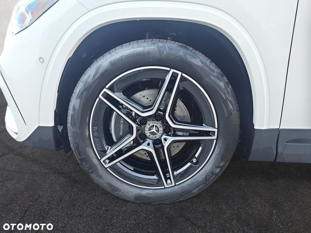 Mercedes-Benz GLA - 10