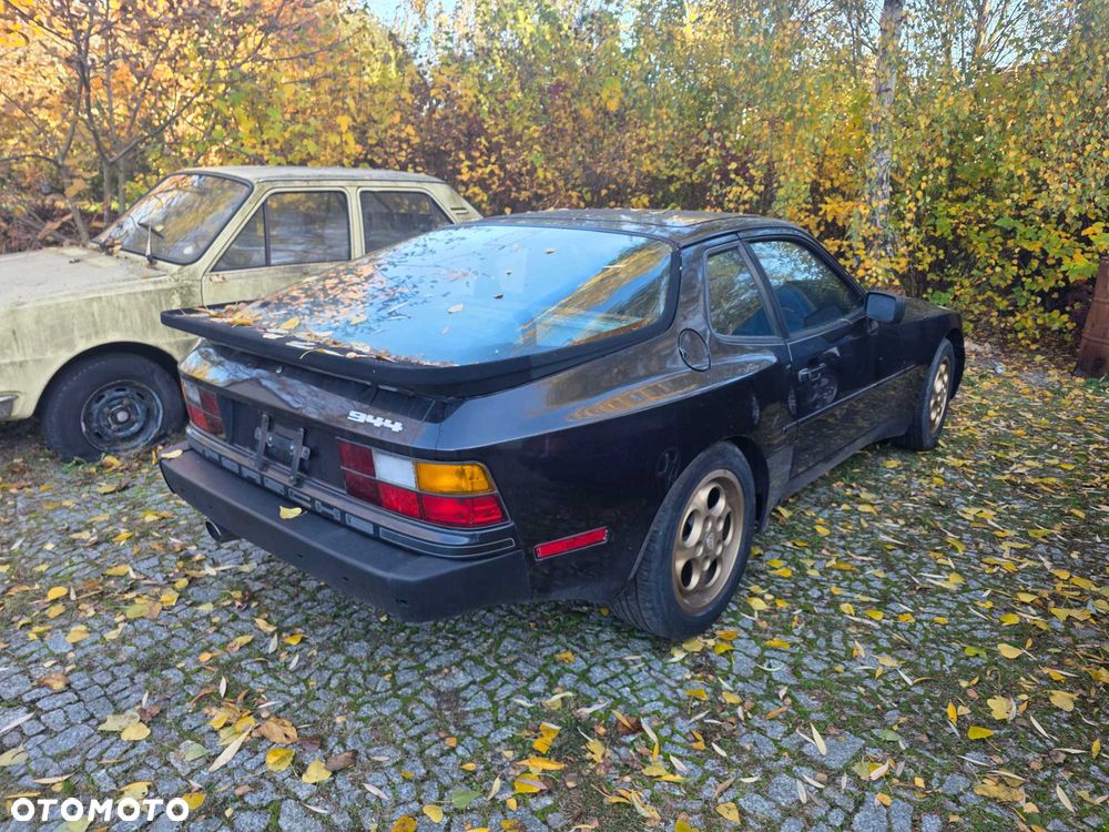 Porsche 944 - 6