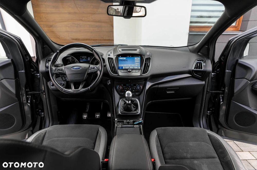 Ford Kuga 1.5 EcoBoost 2x4 ST-Line - 21