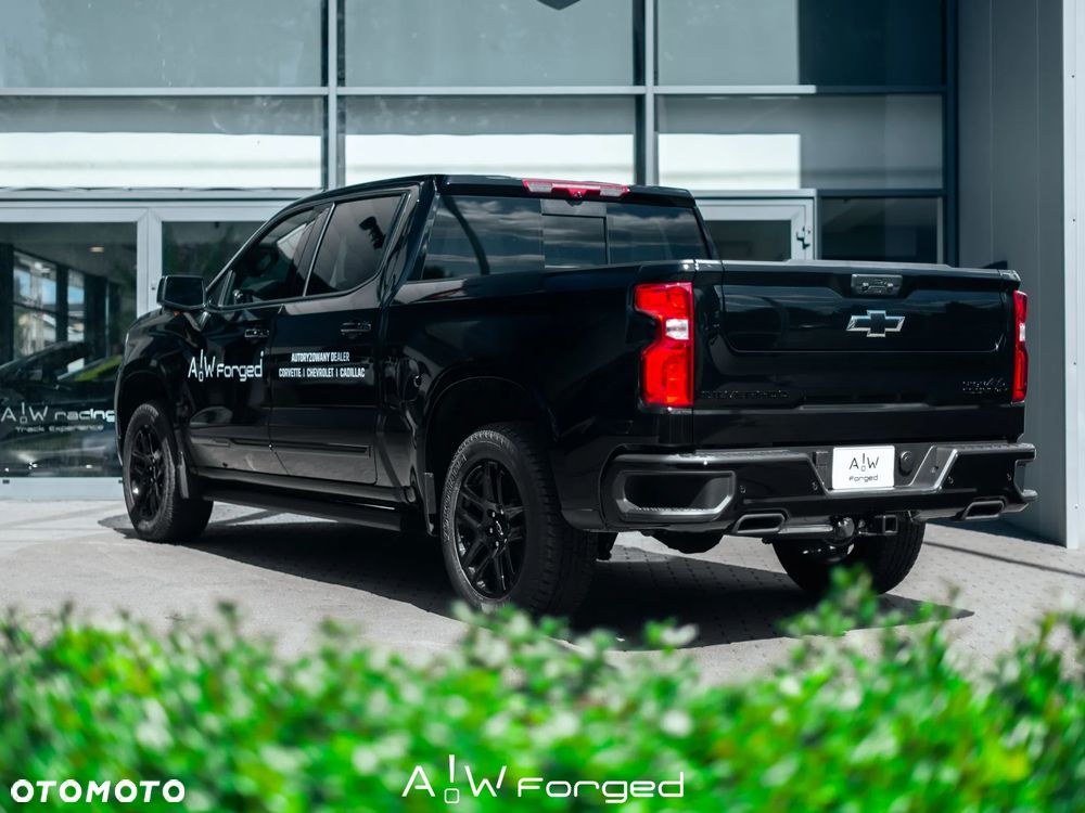 Chevrolet Silverado - 11