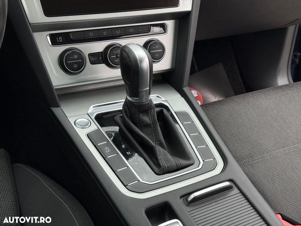 Volkswagen Passat - 16