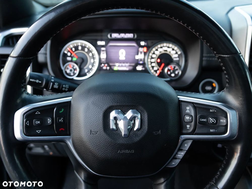 RAM 1500 5.7 Crew Cab Laramie - 35