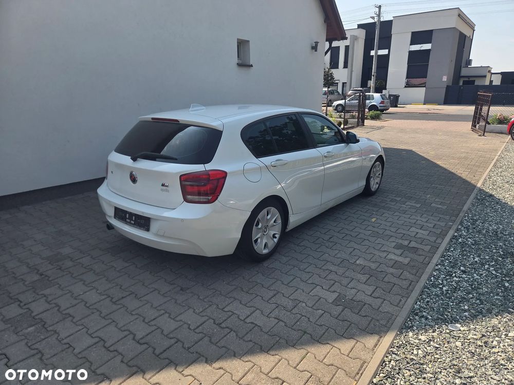 BMW Seria 1 116d Sport Line - 10