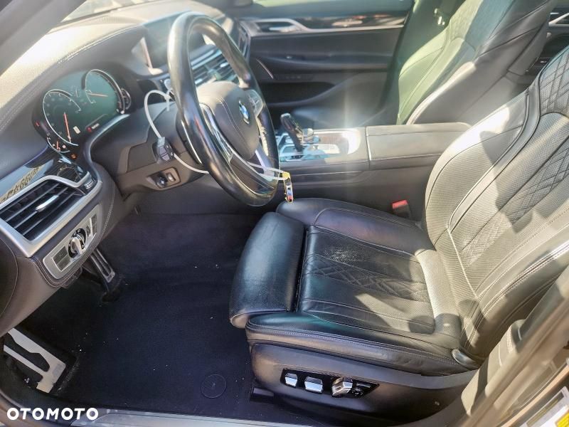 BMW Seria 7 750i xDrive - 7