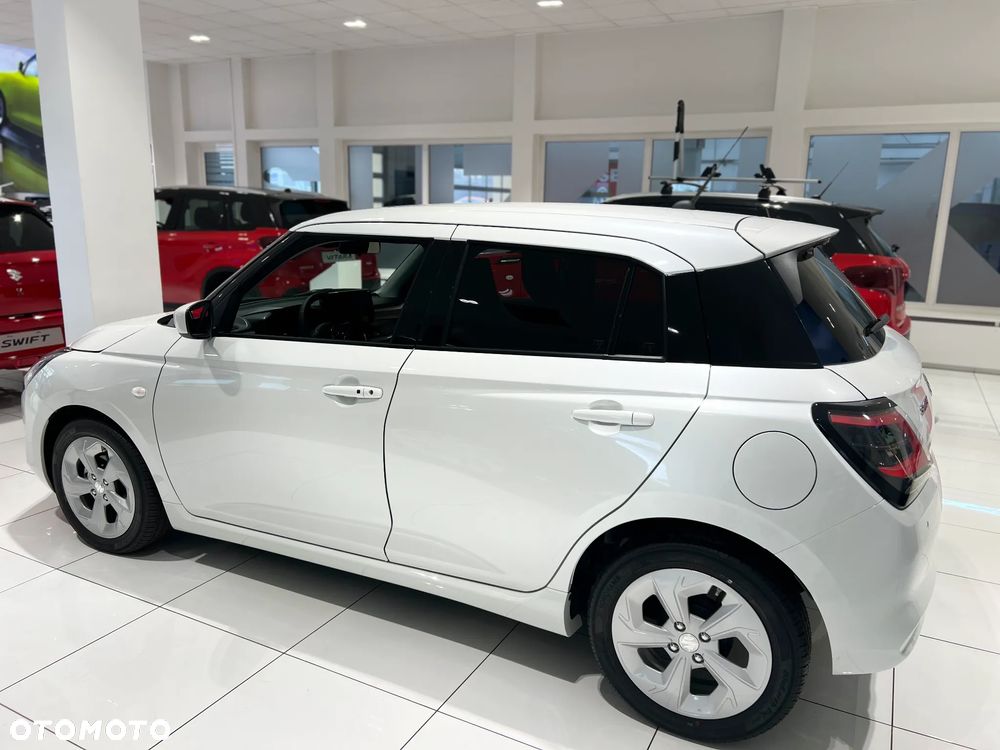 Suzuki Swift 1.2 Dualjet SHVS Premium Plus CVT - 4