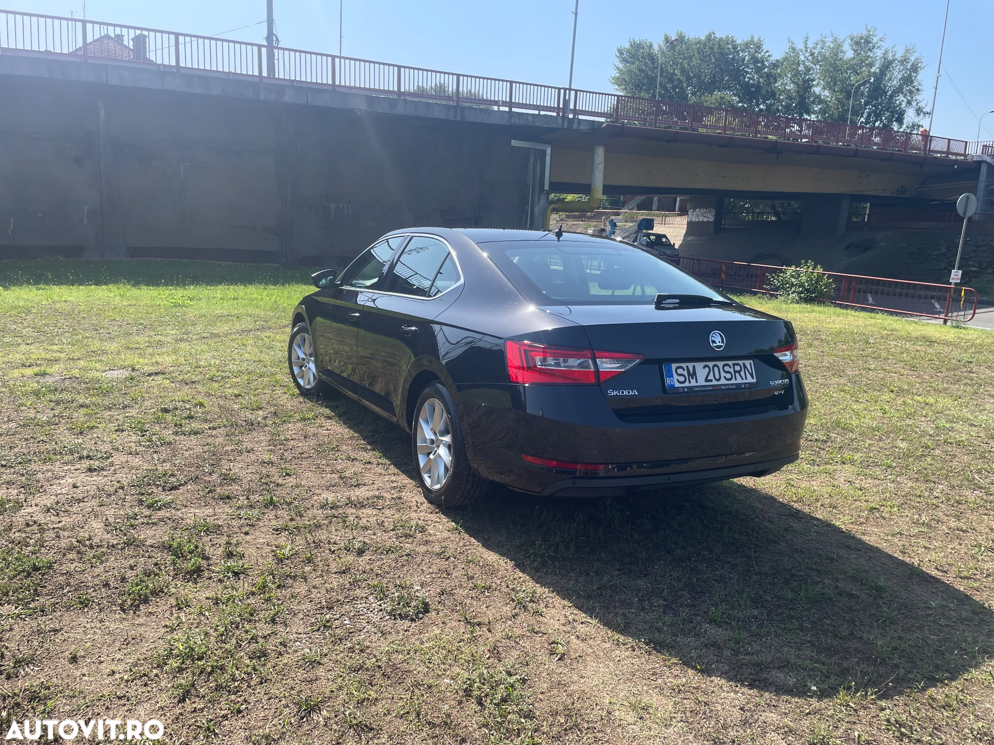Skoda Superb 2.0 TDI DSG 4X4 Ambition - 8