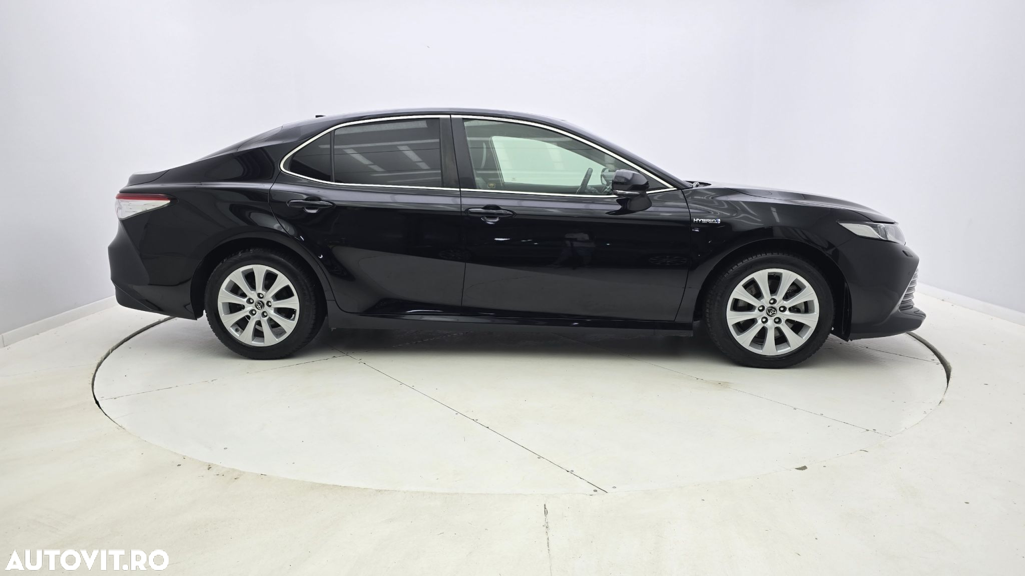 Toyota Camry - 5