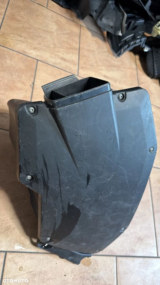 OBUDOWA FILTRA POWIETRZA BMW E90 E91 E92 E93 7579119 - 1