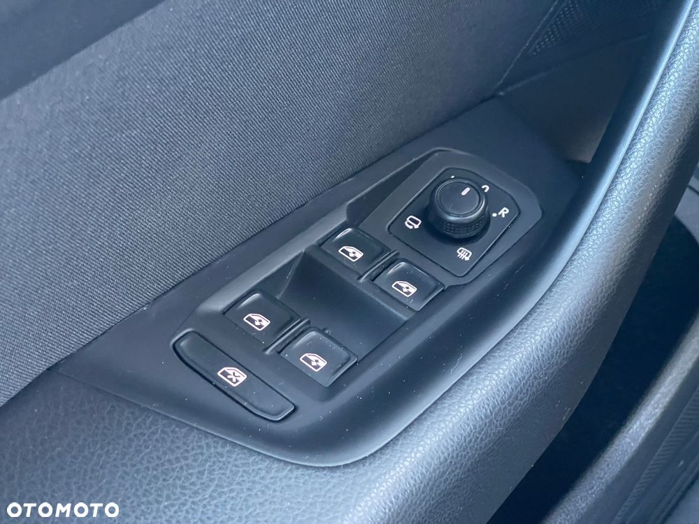 Volkswagen Passat 2.0 TSI Business DSG - 28