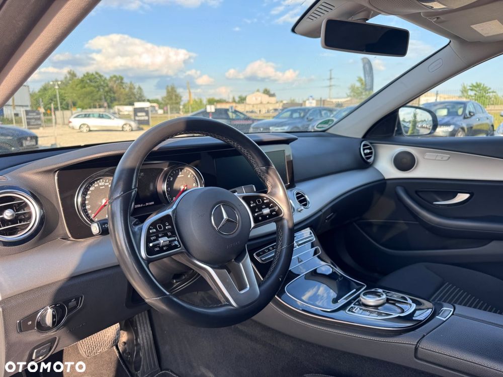 Mercedes-Benz Klasa E 220 d 9G-TRONIC Avantgarde - 11