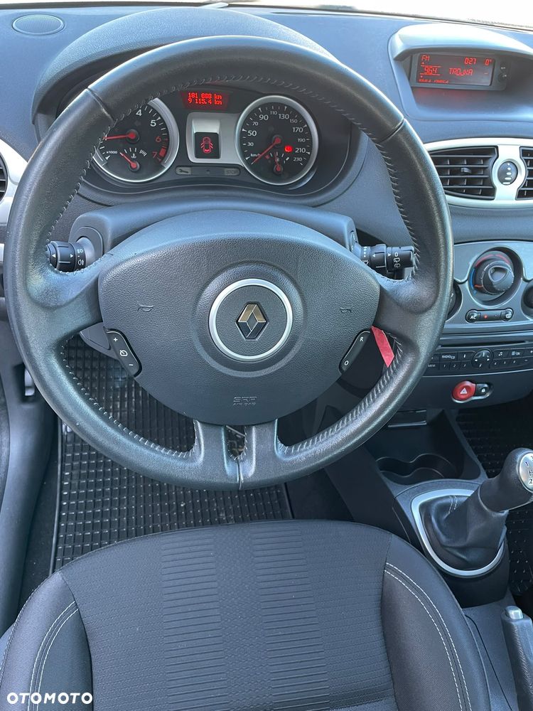 Renault Clio - 8
