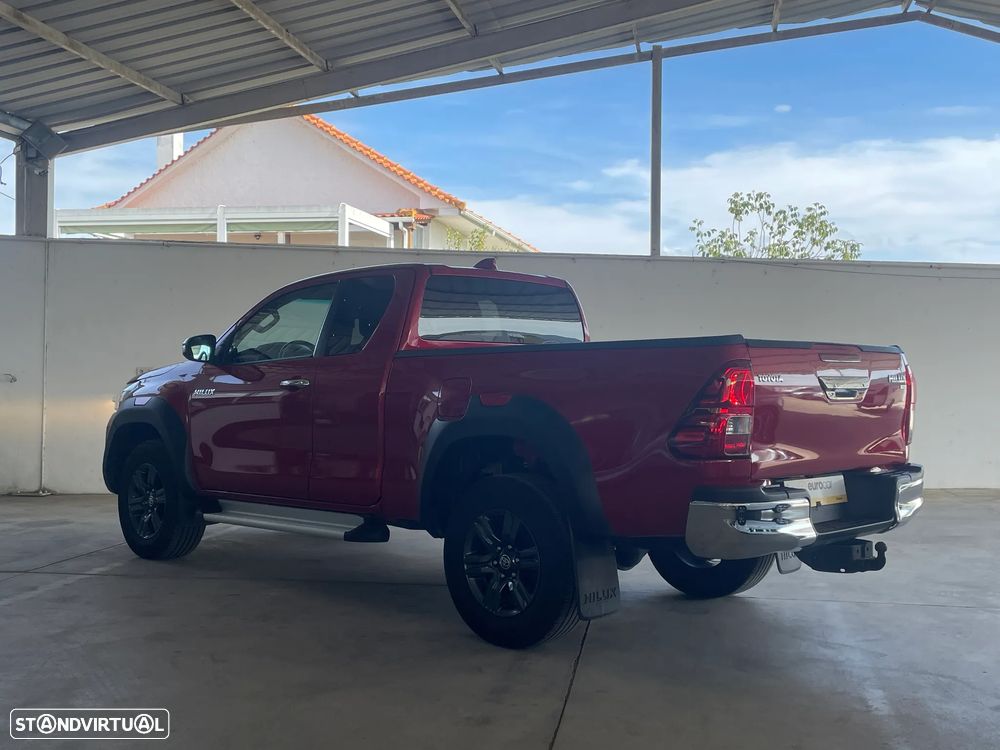 Toyota HILUX 2.4 D-4D TRIAL - 3