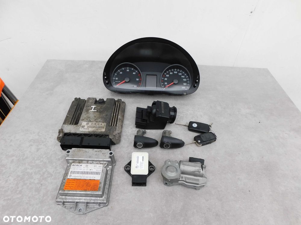 VW CRAFTER 2.5 TDI komputer stacyjka rygiel licznik imo zestaw start - 1