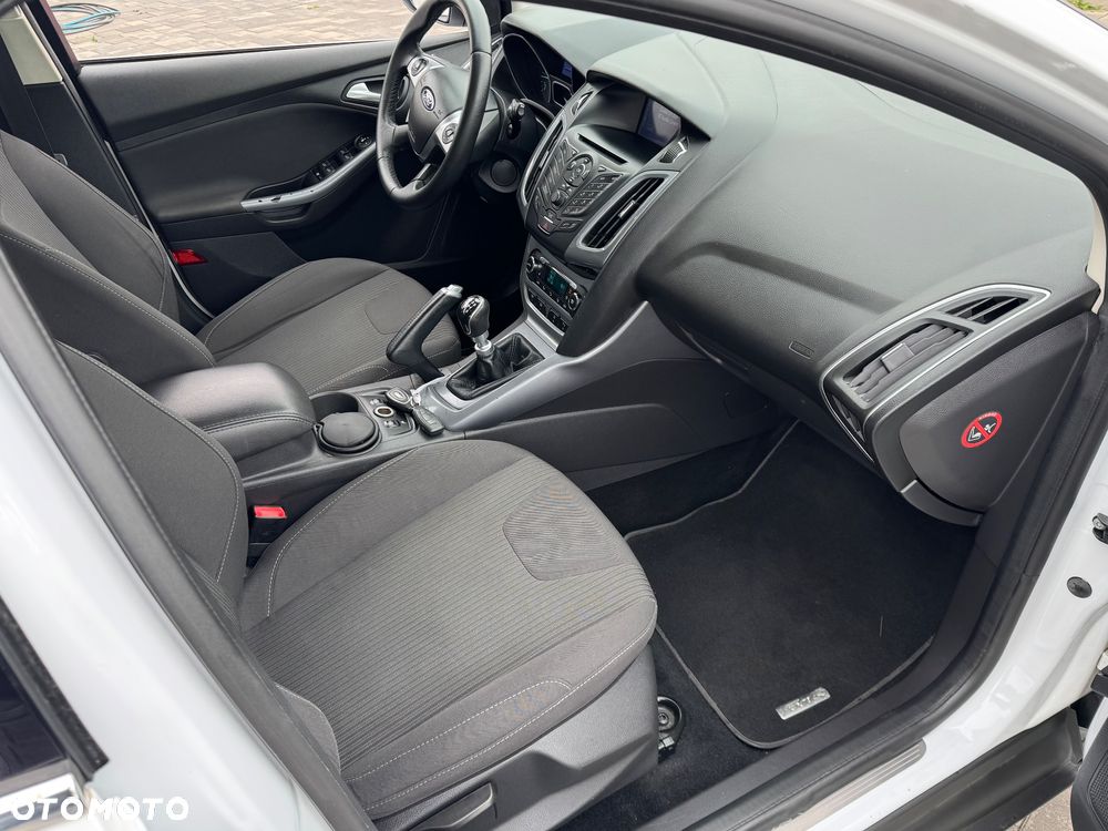 Ford Focus - 28