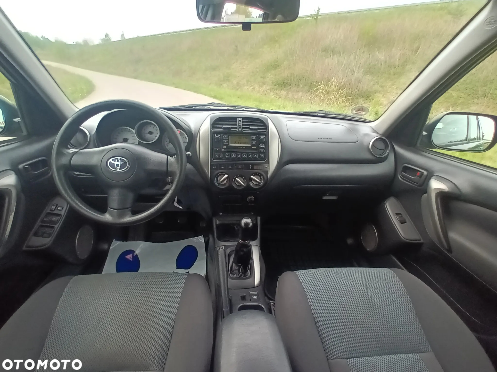 Toyota RAV4 1.8 VVT-i Terra 2WD - 24