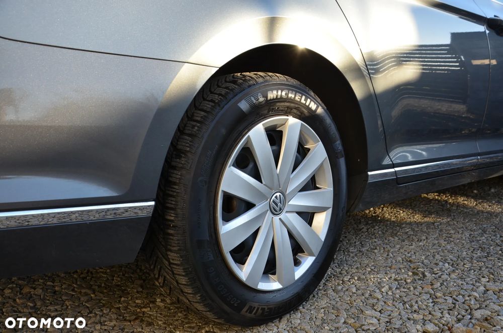 Volkswagen Passat 2.0 TDI (BlueMotion Technology) DSG Highline - 9