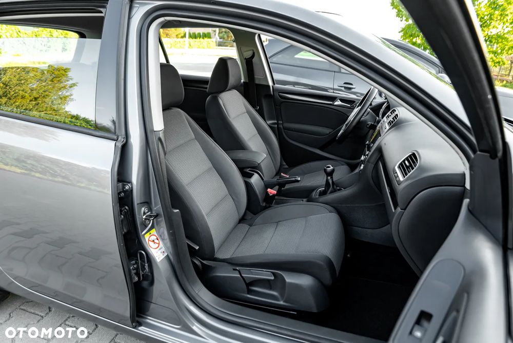Volkswagen Golf 1.6 Highline - 25