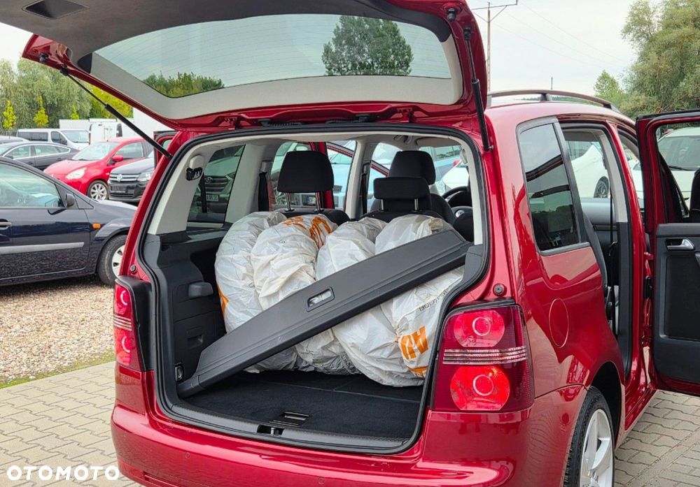 Volkswagen Touran - 27