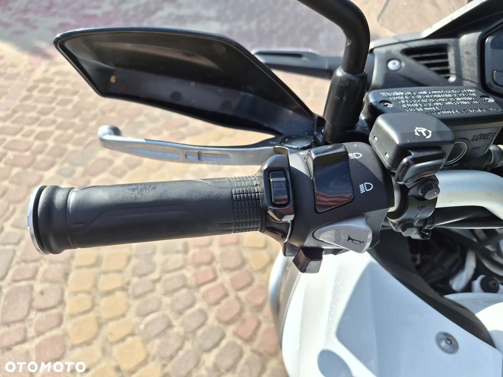 Honda VFR - 8