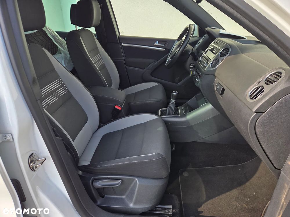 Volkswagen Tiguan - 11