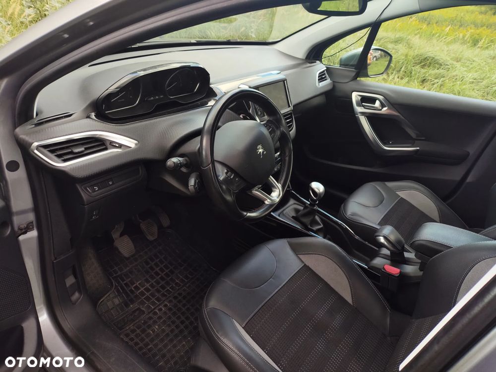 Peugeot 2008 1.5 BlueHDi Allure S&S - 14