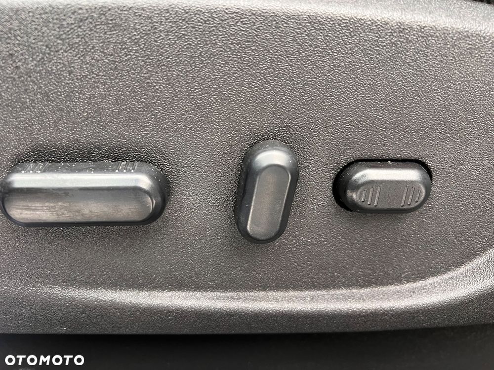 Ford Kuga 2.0 TDCi 4x4 Titanium - 32