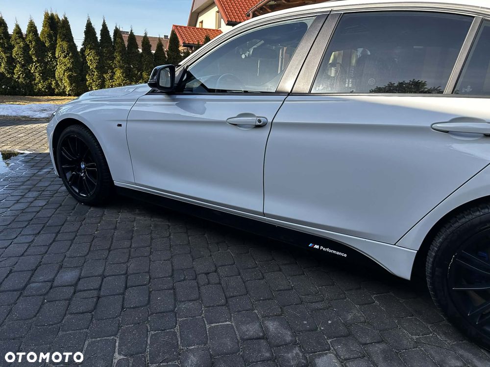 BMW Seria 3 328i - 5