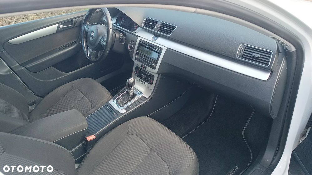 Volkswagen Passat 2.0 TDI Comfortline DSG - 4