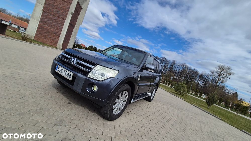 Mitsubishi Pajero - 2