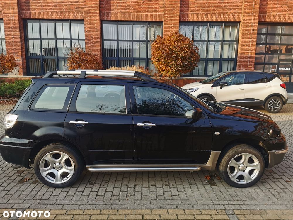 Mitsubishi Outlander - 4