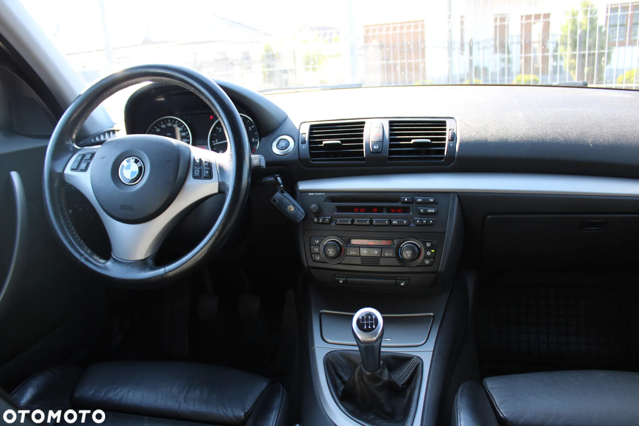 BMW Seria 1 120i - 8